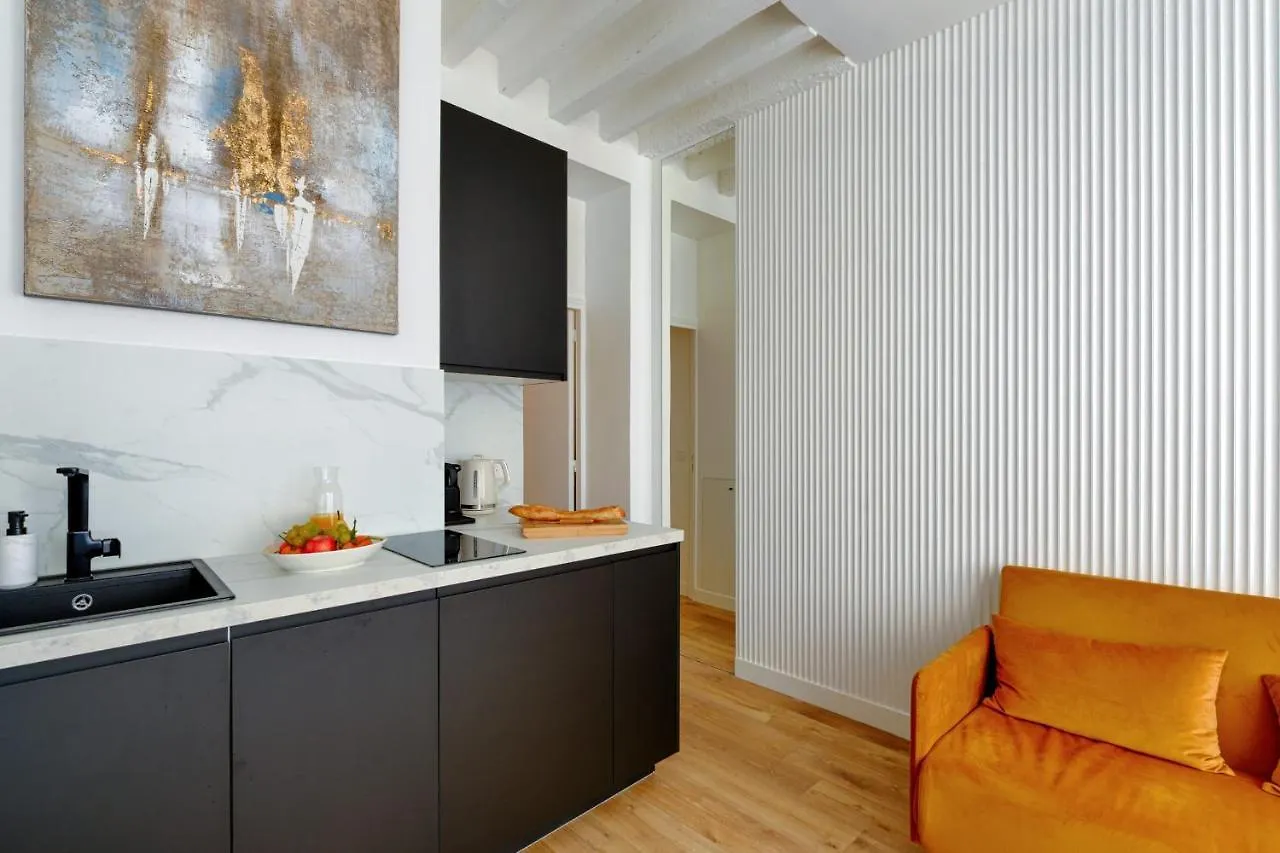 Apartment Appartement Design Ile St Louis - Welkeys Paris