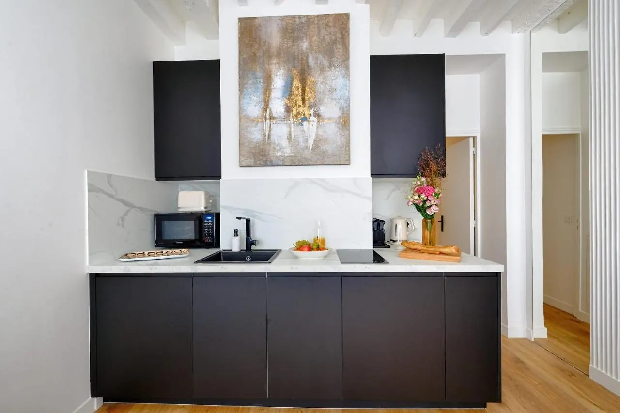 Appartement Design Ile St Louis - Welkeys Paris 0*,  France